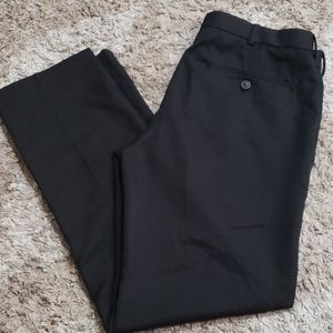 Mens Vanheusen flex dress pant. Black. 32x30.